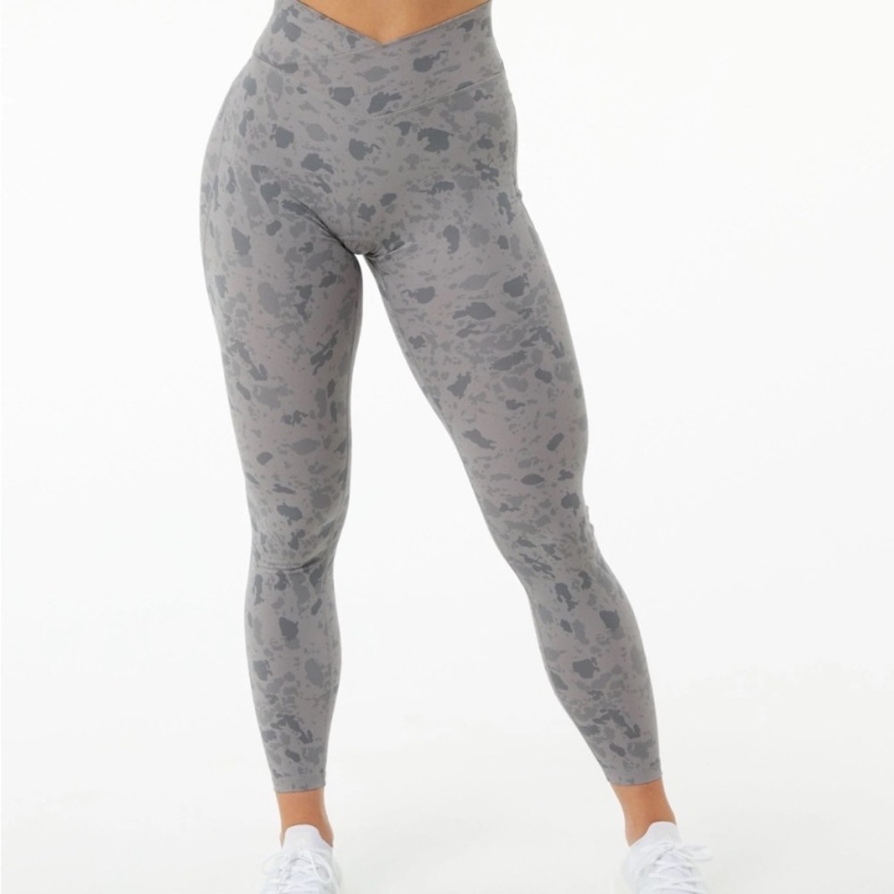 Alphalete Surface Power leggings Size small.​​ - Picture 10 of 11